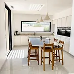 Magnifique Contemporaine