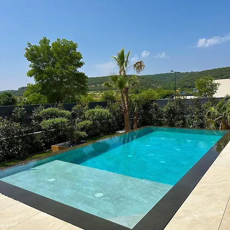 Magnifique Contemporaine
