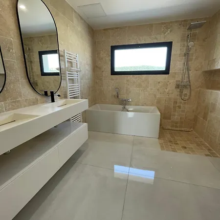 Magnifique Contemporaine *